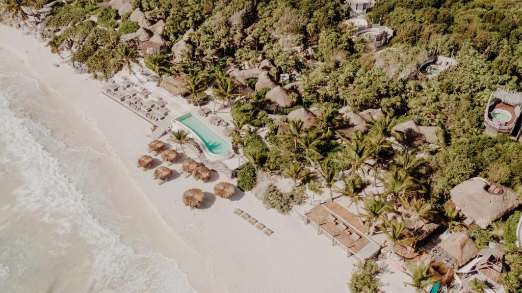 Papaya Playa Project Beach Club